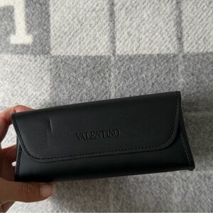 ☀️🌴Valentino Black Leather Sunglasses Case